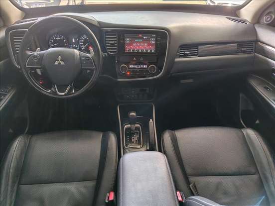 MITSUBISHI-OUTLANDER-2017