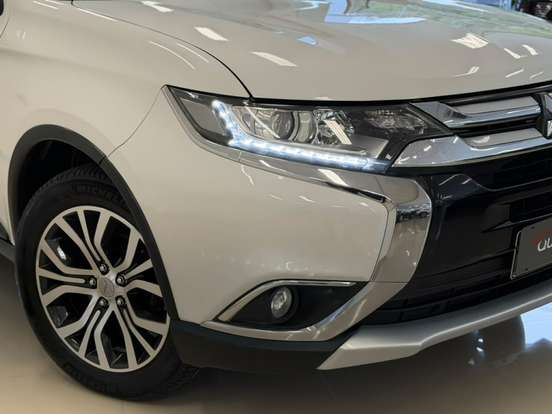 MITSUBISHI-OUTLANDER-2.0 COMFORT 16V GASOLINA 4P AUTOMÁTICO MITSUBISHI-OUTLANDER-2017