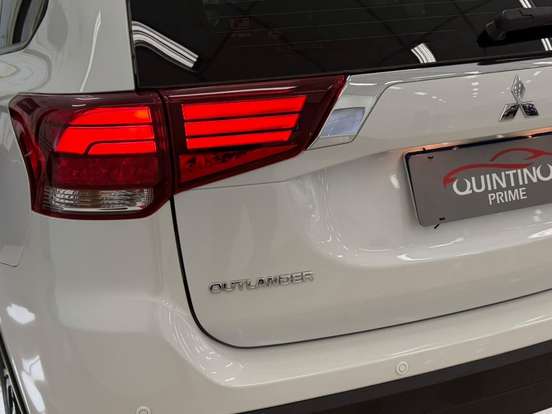 MITSUBISHI-OUTLANDER-2017