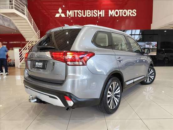 MITSUBISHI-OUTLANDER-2.0 MIVEC GASOLINA HPE AUTOMÁTICO MITSUBISHI-OUTLANDER-2021