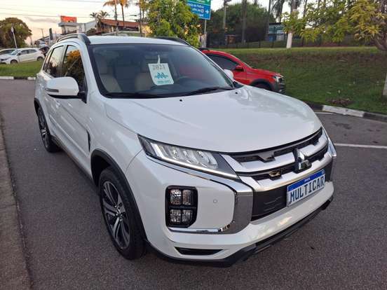 MITSUBISHI-OUTLANDER-2020