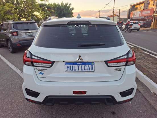MITSUBISHI-OUTLANDER-2.0 MIVEC GASOLINA HPE AUTOMÁTICO MITSUBISHI-OUTLANDER-2020