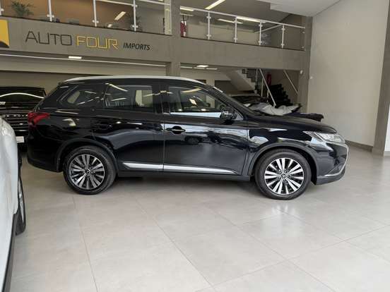 MITSUBISHI-OUTLANDER-2.0 MIVEC GASOLINA HPE AUTOMÁTICO MITSUBISHI-OUTLANDER-2018