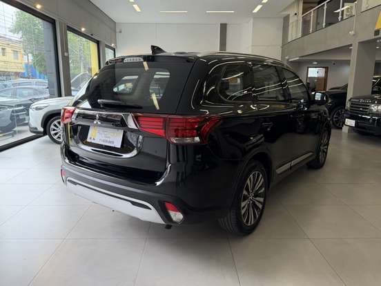 MITSUBISHI-OUTLANDER-2.0 MIVEC GASOLINA HPE AUTOMÁTICO MITSUBISHI-OUTLANDER-2018