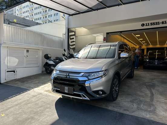 MITSUBISHI-OUTLANDER-2.0 MIVEC GASOLINA HPE AUTOMÁTICO MITSUBISHI-OUTLANDER-2019