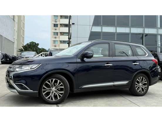 MITSUBISHI-OUTLANDER-2016