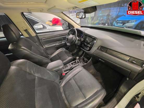 MITSUBISHI-OUTLANDER-2.2 4X4 16V DIESEL 4P AUTOMÁTICO MITSUBISHI-OUTLANDER-2015