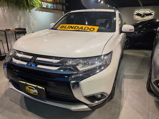 MITSUBISHI-OUTLANDER-2.2 4X4 16V DIESEL 4P AUTOMÁTICO MITSUBISHI-OUTLANDER-2015