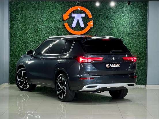 MITSUBISHI-OUTLANDER-2025