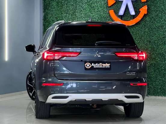 MITSUBISHI-OUTLANDER-2025