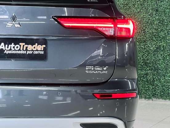 MITSUBISHI-OUTLANDER-2.4 PHEV SIGNATURE S-AWC DHT MITSUBISHI-OUTLANDER-2025