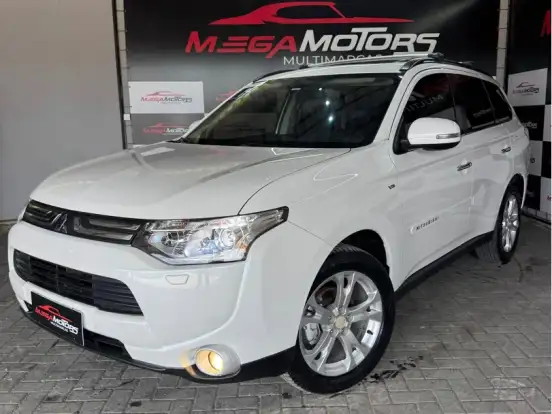 MITSUBISHI-OUTLANDER-3.0 GT 4X4 V6 24V GASOLINA 4P AUTOMÁTICO MITSUBISHI-OUTLANDER-2014