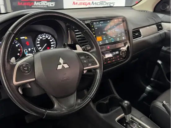 MITSUBISHI-OUTLANDER-3.0 GT 4X4 V6 24V GASOLINA 4P AUTOMÁTICO MITSUBISHI-OUTLANDER-2014