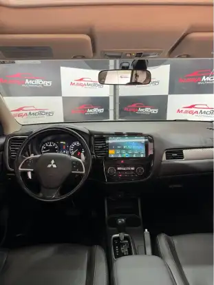 MITSUBISHI-OUTLANDER-2014