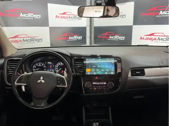 MITSUBISHI-OUTLANDER-3.0 GT 4X4 V6 24V GASOLINA 4P AUTOMÁTICO MITSUBISHI-OUTLANDER-2014
