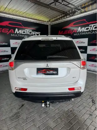 MITSUBISHI-OUTLANDER-2014