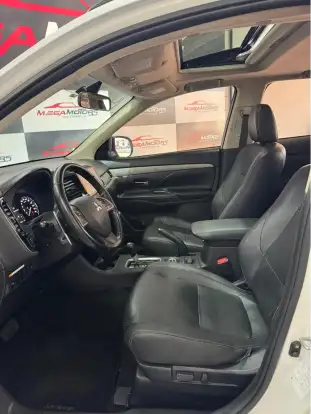 MITSUBISHI-OUTLANDER-2014