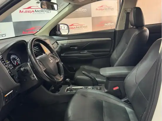 MITSUBISHI-OUTLANDER-3.0 GT 4X4 V6 24V GASOLINA 4P AUTOMÁTICO MITSUBISHI-OUTLANDER-2014