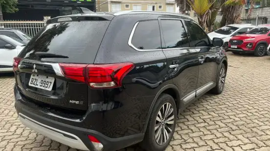 MITSUBISHI-OUTLANDER-2019