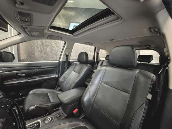 MITSUBISHI-OUTLANDER-2015
