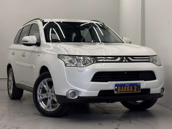 MITSUBISHI-OUTLANDER-2013