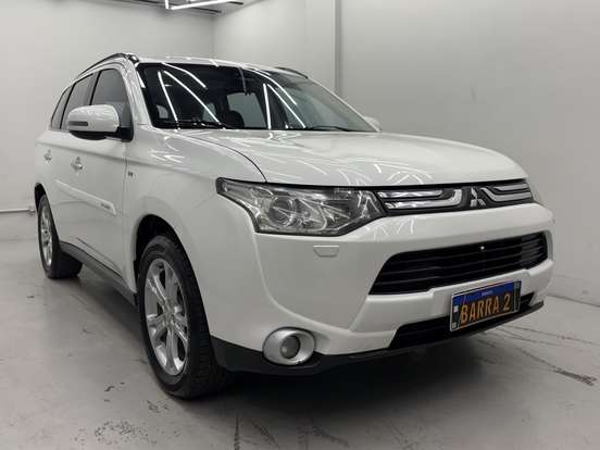 MITSUBISHI-OUTLANDER-2013