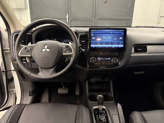MITSUBISHI-OUTLANDER-3.0 GT 4X4 V6 24V GASOLINA 4P AUTOMÁTICO MITSUBISHI-OUTLANDER-2013