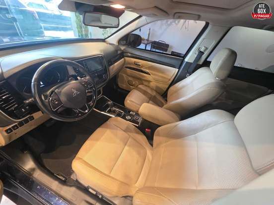 MITSUBISHI-OUTLANDER-3.0 GT 4X4 V6 24V GASOLINA 4P AUTOMÁTICO MITSUBISHI-OUTLANDER-2017
