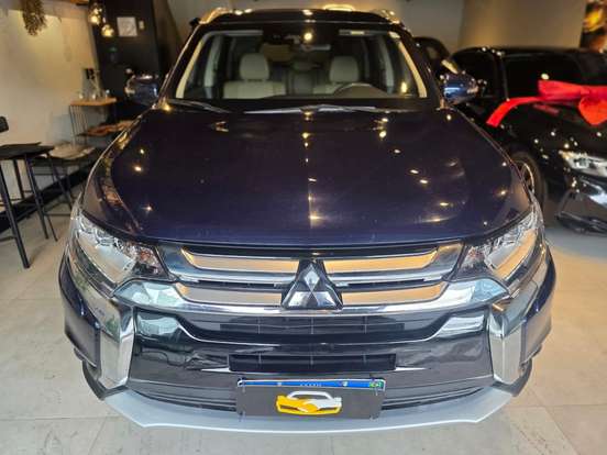 MITSUBISHI-OUTLANDER-3.0 GT 4X4 V6 24V GASOLINA 4P AUTOMÁTICO MITSUBISHI-OUTLANDER-2017