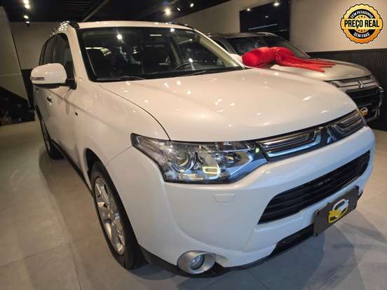 MITSUBISHI-OUTLANDER-2015