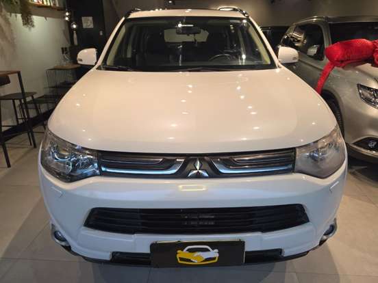 MITSUBISHI-OUTLANDER-3.0 GT 4X4 V6 24V GASOLINA 4P AUTOMÁTICO MITSUBISHI-OUTLANDER-2015