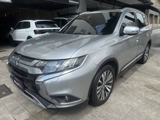 MITSUBISHI OUTLANDER 3.0 MIVEC V6 GASOLINA HPE-S AWD AUTOMÁTICO