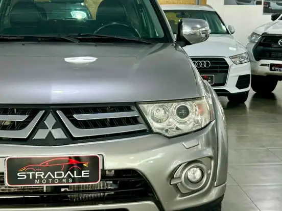 MITSUBISHI-PAJERO-3.2 HPE 4X4 7 LUGARES 16V TURBO INTERCOOLER DIESEL 4P AUTOMÁTICO MITSUBISHI-PAJERO-2015