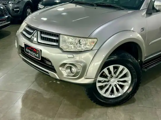 MITSUBISHI-PAJERO-3.2 HPE 4X4 7 LUGARES 16V TURBO INTERCOOLER DIESEL 4P AUTOMÁTICO MITSUBISHI-PAJERO-2015
