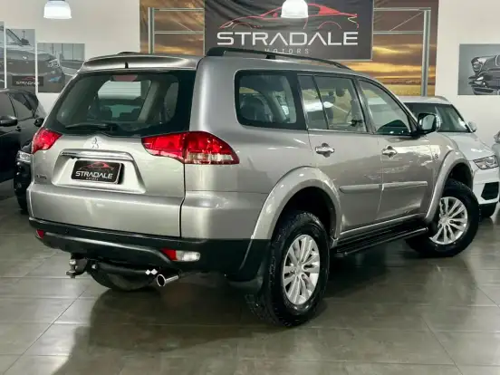 MITSUBISHI-PAJERO-3.2 HPE 4X4 7 LUGARES 16V TURBO INTERCOOLER DIESEL 4P AUTOMÁTICO MITSUBISHI-PAJERO-2015