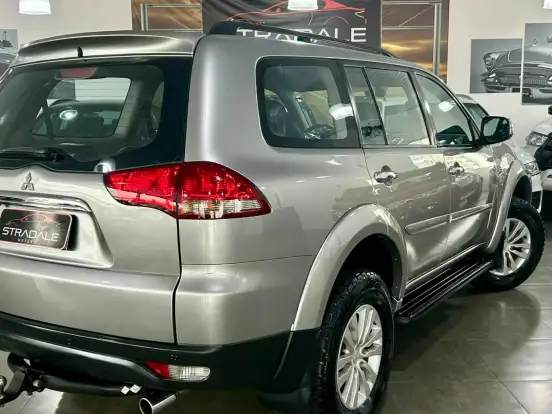 MITSUBISHI-PAJERO-3.2 HPE 4X4 7 LUGARES 16V TURBO INTERCOOLER DIESEL 4P AUTOMÁTICO MITSUBISHI-PAJERO-2015