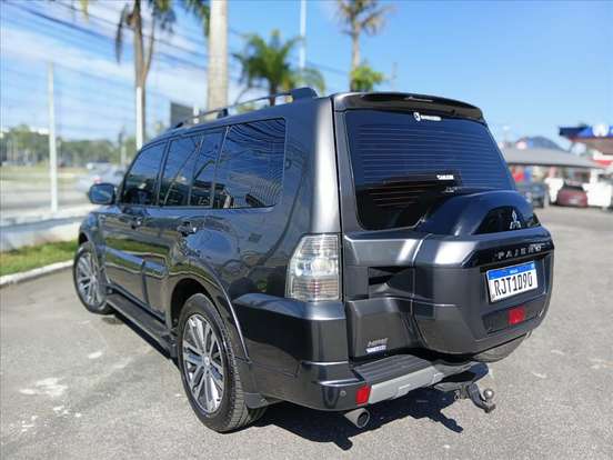 MITSUBISHI-PAJERO-2019