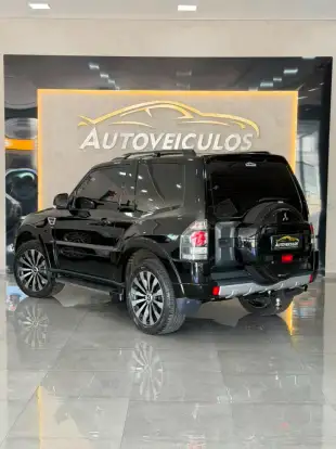 MITSUBISHI-PAJERO FULL-3.2 HPE 4X4 16V TURBO INTERCOOLER DIESEL 2P AUTOMÁTICO MITSUBISHI-PAJERO FULL-2018