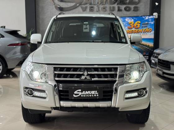 MITSUBISHI PAJERO FULL 3.2 HPE 4X4 16V TURBO INTERCOOLER DIESEL 4P AUTOMÁTICO