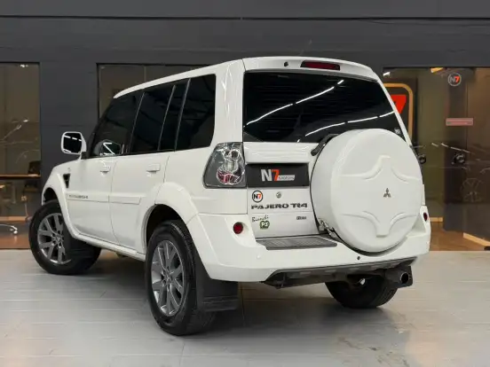 MITSUBISHI-PAJERO TR4-2.0 4X2 16V 140CV FLEX 4P AUTOMÁTICO MITSUBISHI-PAJERO TR4-2013