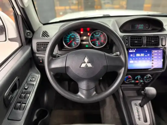 MITSUBISHI-PAJERO TR4-2013