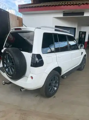 MITSUBISHI-PAJERO TR4-2.0 4X2 16V 140CV FLEX 4P MANUAL MITSUBISHI-PAJERO TR4-2013