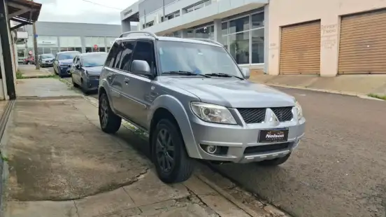 MITSUBISHI-PAJERO TR4-2.0 4X4 16V 140CV FLEX 4P MANUAL MITSUBISHI-PAJERO TR4-2012