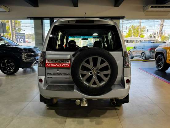 MITSUBISHI-PAJERO TR4-2012