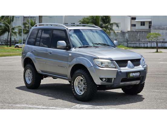 MITSUBISHI-PAJERO TR4-2.0 4X2 16V 140CV FLEX 4P MANUAL MITSUBISHI-PAJERO TR4-2011