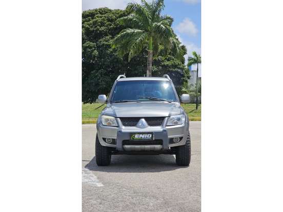 MITSUBISHI-PAJERO TR4-2.0 4X2 16V 140CV FLEX 4P MANUAL MITSUBISHI-PAJERO TR4-2011