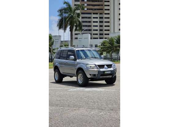 MITSUBISHI-PAJERO TR4-2.0 4X2 16V 140CV FLEX 4P MANUAL MITSUBISHI-PAJERO TR4-2011