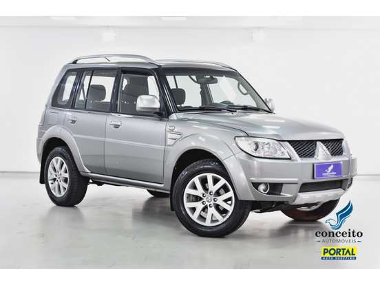 MITSUBISHI-PAJERO TR4-2.0 4X2 16V 140CV FLEX 4P MANUAL MITSUBISHI-PAJERO TR4-2011