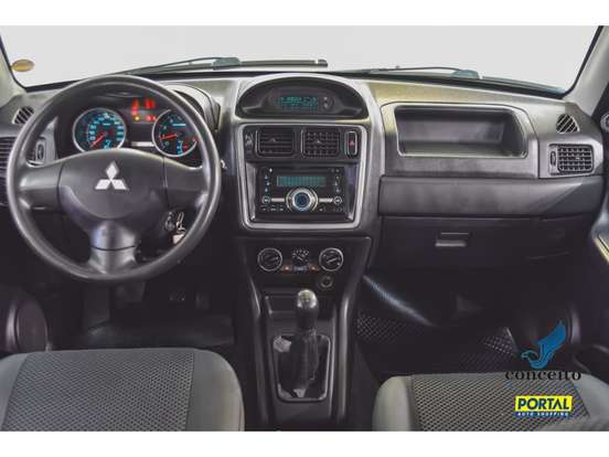 MITSUBISHI-PAJERO TR4-2.0 4X2 16V 140CV FLEX 4P MANUAL MITSUBISHI-PAJERO TR4-2011