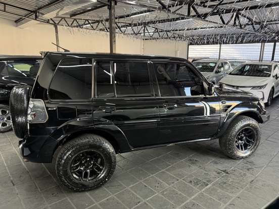 MITSUBISHI-PAJERO TR4-2010